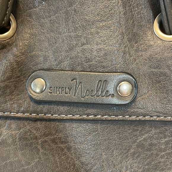 Simply Noelle embossed handbag with suede front fringe dark gray 2 hand handles - Picture 3 of 16